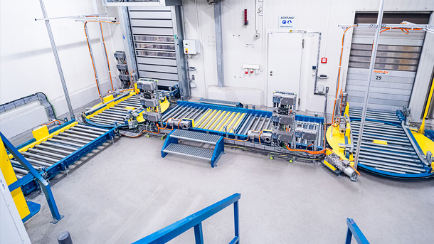 Systemy przenośników do palet i ciężkich ładunków