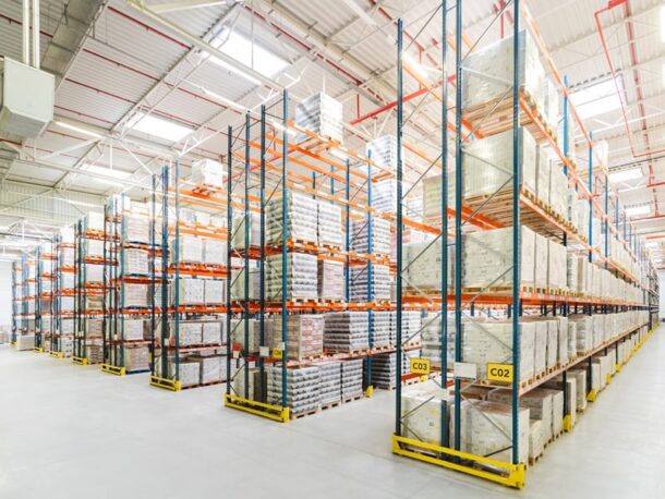 Rzędowe regały wysokiego składowania