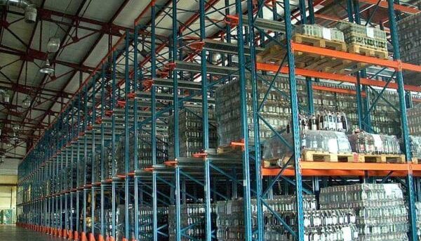 Jak bezpiecznie i prawidłowo obsługiwać regały drive-in?