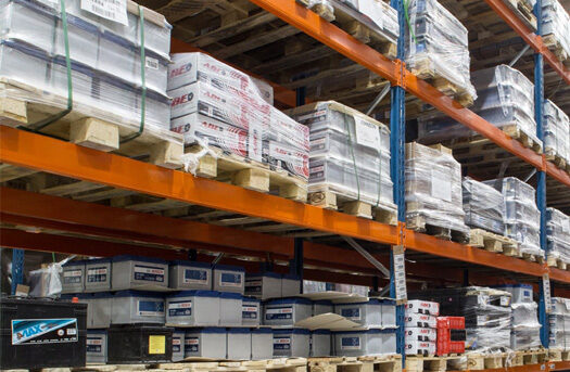 Jak składować palety?