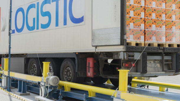 Bezpieczny załadunek i&nbsp;rozładunek samochodów ciężarowych