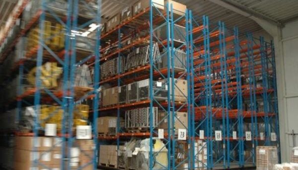 Regały przesuwne – maksymalne wykorzystanie powierzchni magazynu