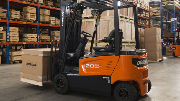 Wózki widłowe w ofercie WDX – od 1,25 do 5 ton