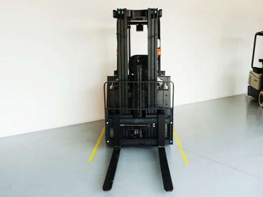 Elektryczny wozek widlowy Doosan B15T-5