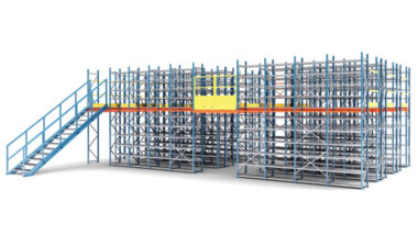 Projekt podestu roboczego na regałach - wizualizacja 3d