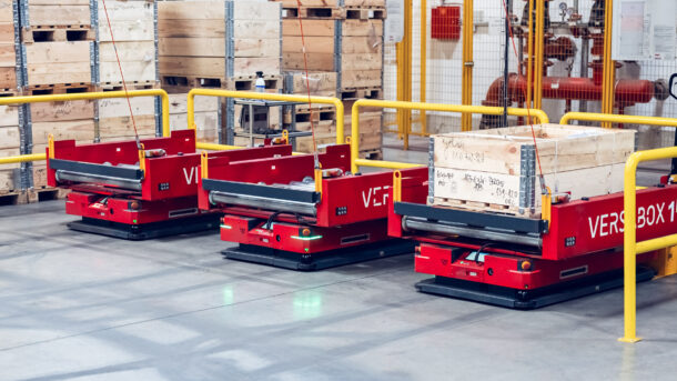 Urządzenia pomocnicze w magazynie – typy i zastosowanie