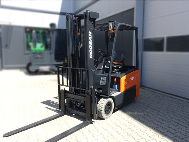 Używany wózek Doosan B18T-7 - lewy bok