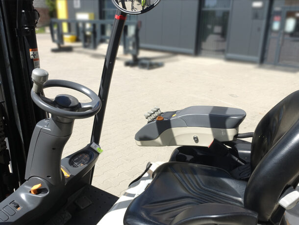 Używany wózek Crown SCT 6020-1.6 - widok na miejsce operatora
