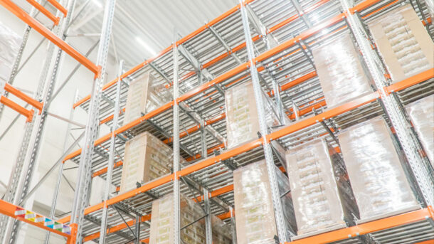 Metoda FEFO w logistyce – na czym polega i kiedy ją wdrożyć w magazynie?