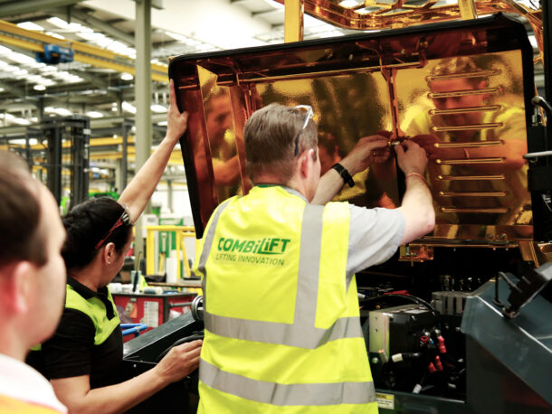 Montaż jubileuszowego wózka Combi-CBE