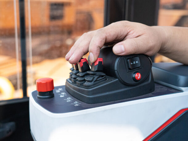 Sterowanie ciężkim, elektrycznym wózkiem widłowym Q-LIFT by WDX