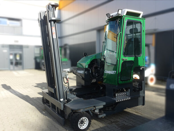 Spalinowy wózek czterokierunkowy Combilift C400S