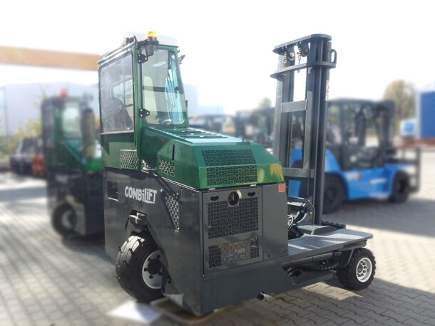 Spalinowy wózek czterokierunkowy Combilift C400S