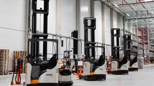 Wózki podnośnikowe jako niezbędne narzędzie pracy w&nbsp;logistyce